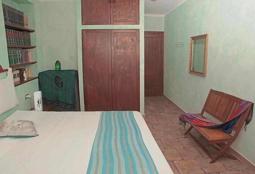 اتاق استاندارد سه نفره, Alba B&b