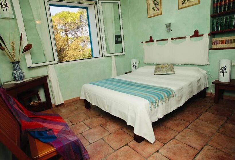 اتاق استاندارد سه نفره, Alba B&b