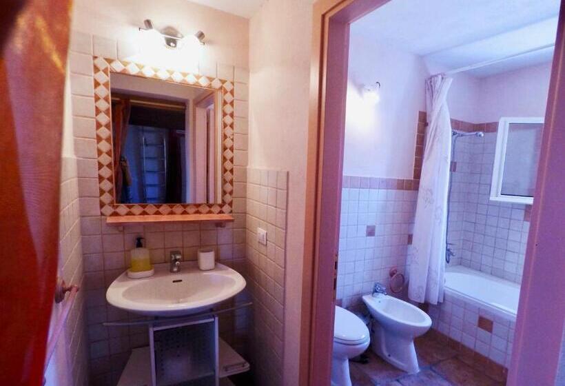 سوییت با چشم‌انداز باغ, Alba B&b