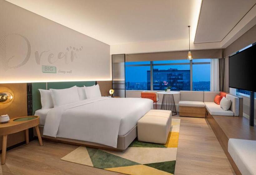 مجموعه ویستا شهر, Even Hotel Chengdu Jinniu, An Ihg
