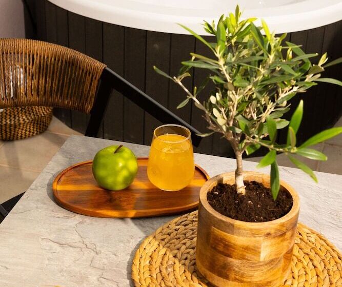 سوئیت رویال, Avaton Suites & Villa Philian Collection