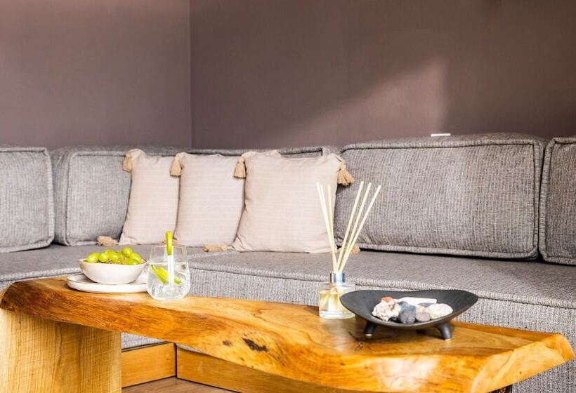 سوئیت رویال, Avaton Suites & Villa Philian Collection