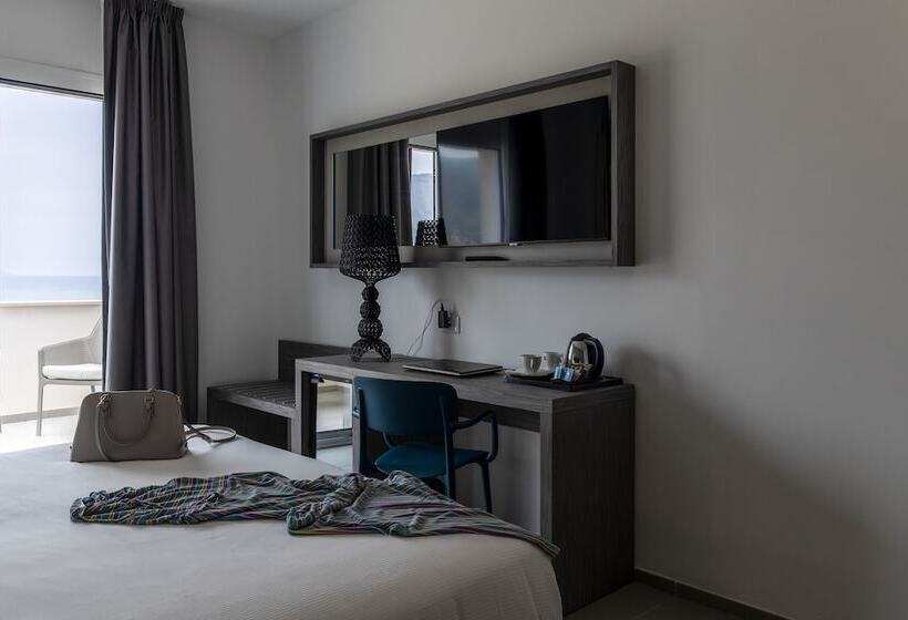 اتاق لوکس چهار تخته, Resort La Battigia Beach & Spa