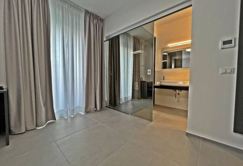 سوییت جونیور با چشم‌انداز دریا, Resort La Battigia Beach & Spa