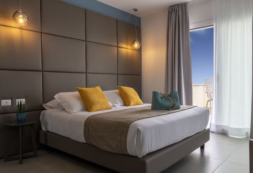 سوییت جونیور با چشم‌انداز دریا, Resort La Battigia Beach & Spa