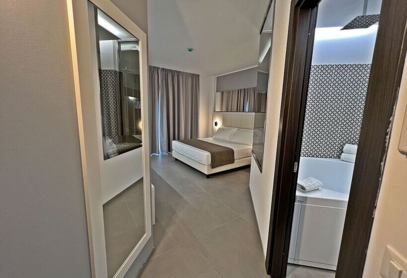 سوییت با چشم‌انداز دریا, Resort La Battigia Beach & Spa