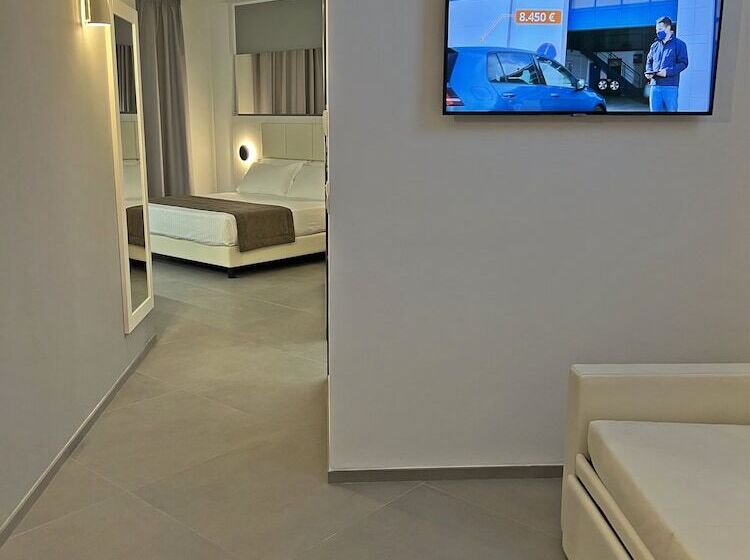 سوییت با چشم‌انداز دریا, Resort La Battigia Beach & Spa