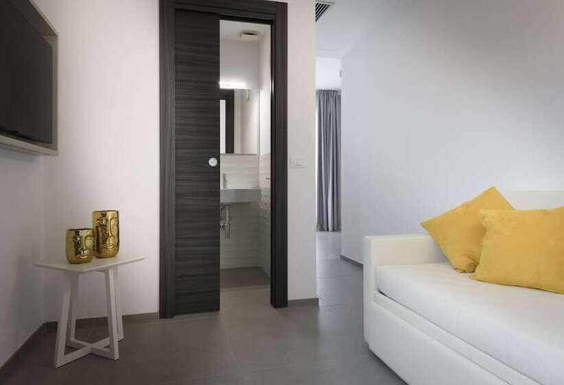 سوییت با چشم‌انداز دریا, Resort La Battigia Beach & Spa