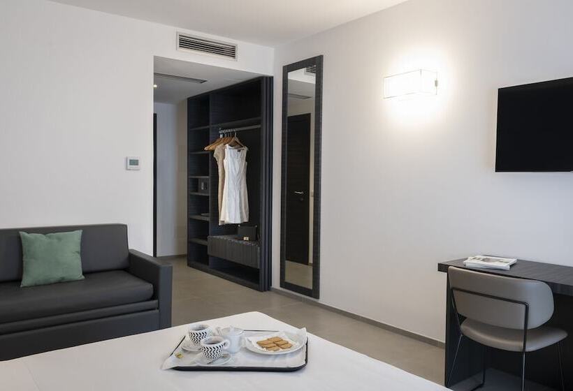 اتاق لوکس چهار تخته, Resort La Battigia Beach & Spa