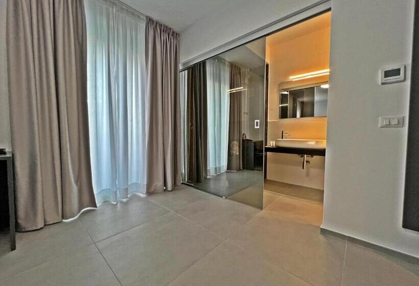 سوئیت جونیور خانوادگی, Resort La Battigia Beach & Spa