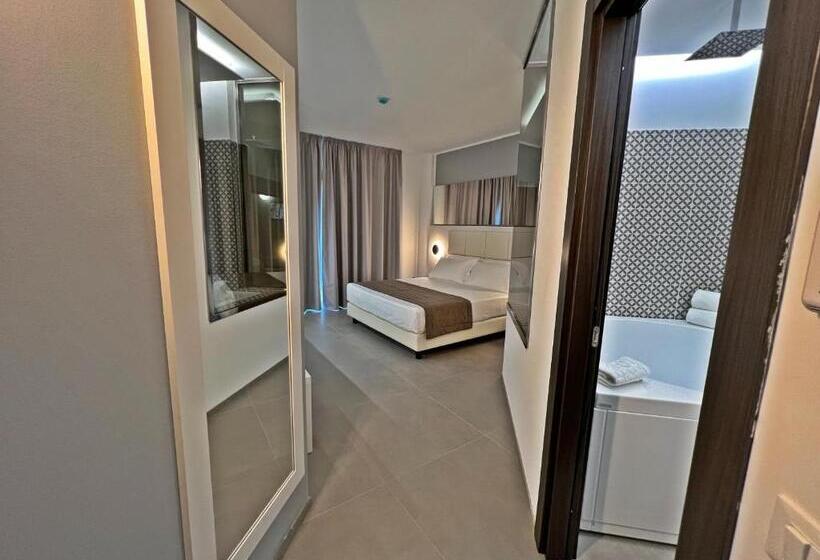 سوییت با چشم‌انداز دریا, Resort La Battigia Beach & Spa