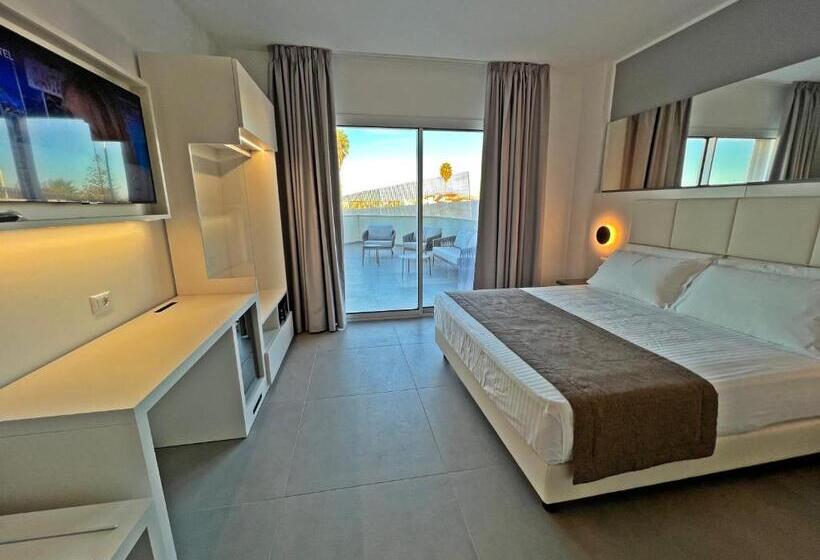 سوییت خانوادگی, Resort La Battigia Beach & Spa