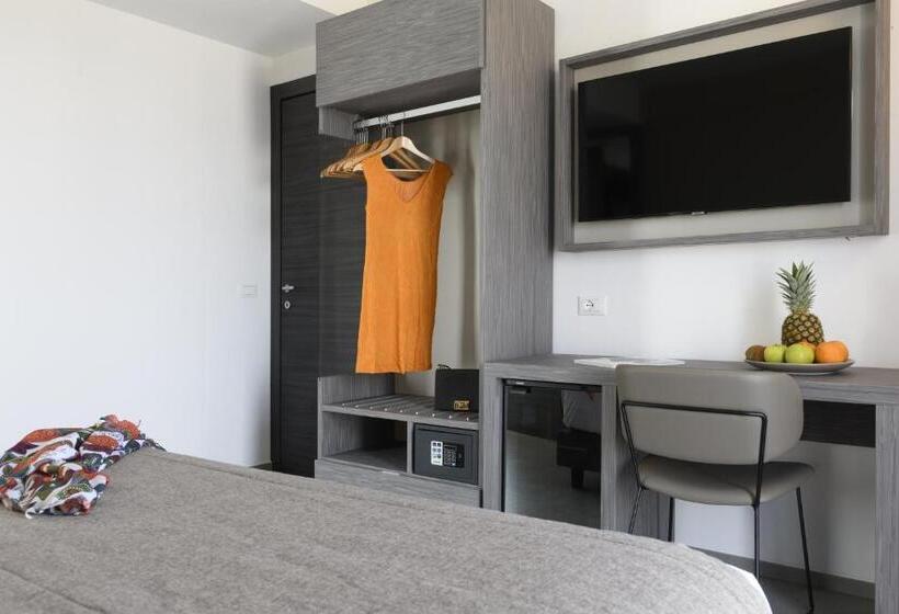 اتاق راحتی با چشم‌انداز دریا, Resort La Battigia Beach & Spa