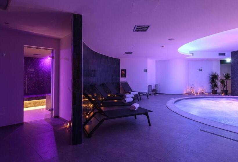 سوییت جونیور, Resort La Battigia Beach & Spa