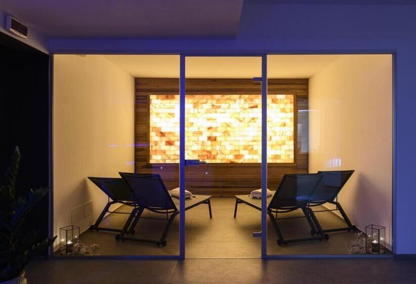 سوییت جونیور, Resort La Battigia Beach & Spa