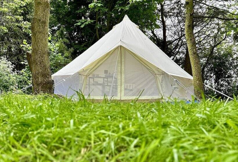 کابین, Spacious Bell Tent At Herigerbi Park, Lincolnshire