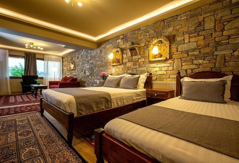 سوییت جونیور, La Noi Guesthouse