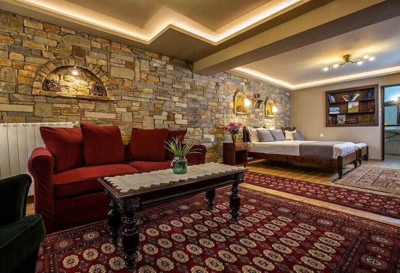 سوییت جونیور, La Noi Guesthouse