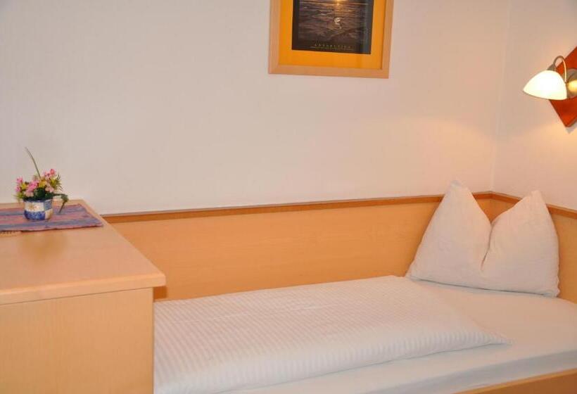 Standard Room, Pension Posauner