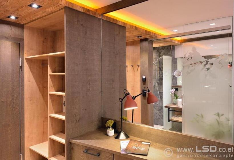 اتاق استاندارد با بالکن, Berghotel Pointenhof