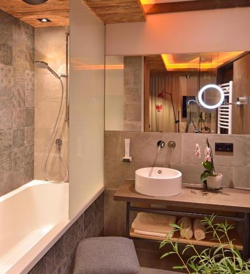 اتاق لوکس با بالکن, Berghotel Pointenhof