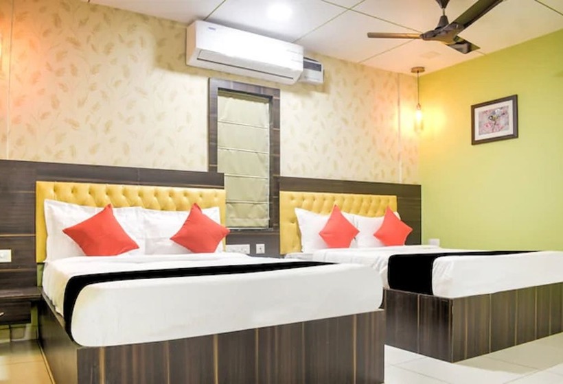 اتاق سوپریور چهار تخته, Goroomgo Royal Crown Puri