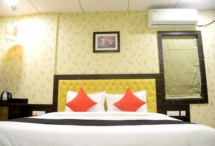 اتاق سوپریور چهار تخته, Goroomgo Royal Crown Puri