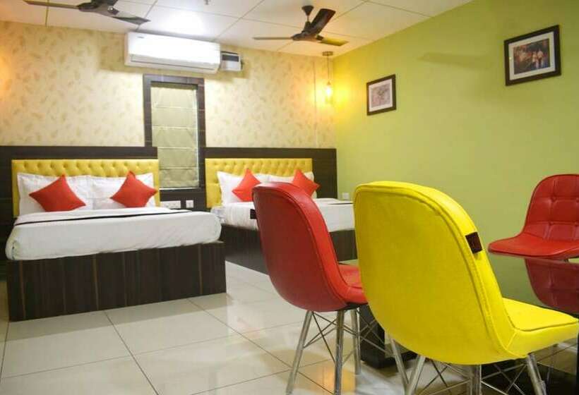 اتاق سوپریور چهار تخته, Goroomgo Royal Crown Puri