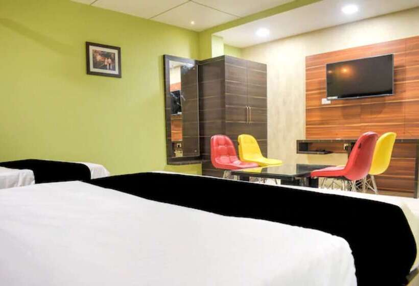 اتاق سوپریور چهار تخته, Goroomgo Royal Crown Puri