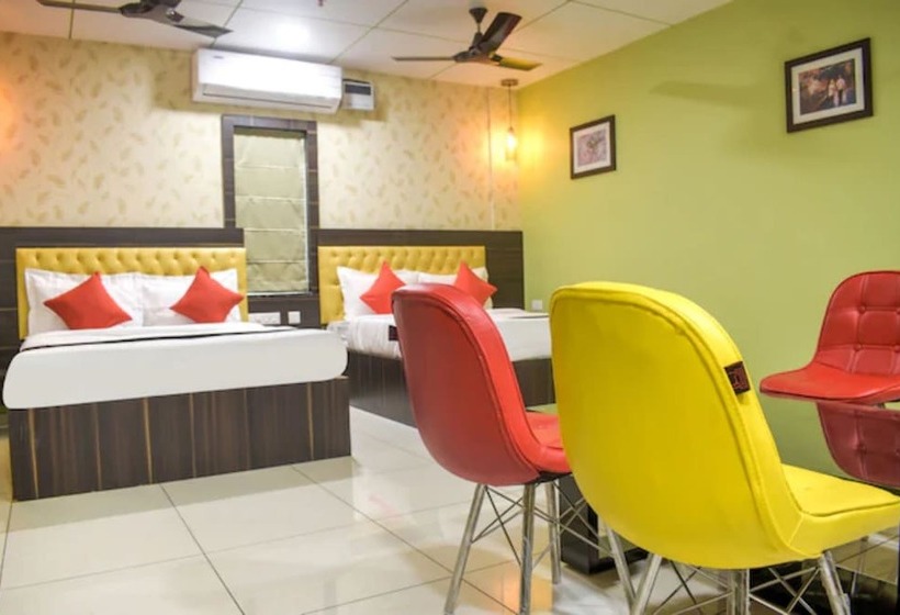 اتاق سوپریور چهار تخته, Goroomgo Royal Crown Puri