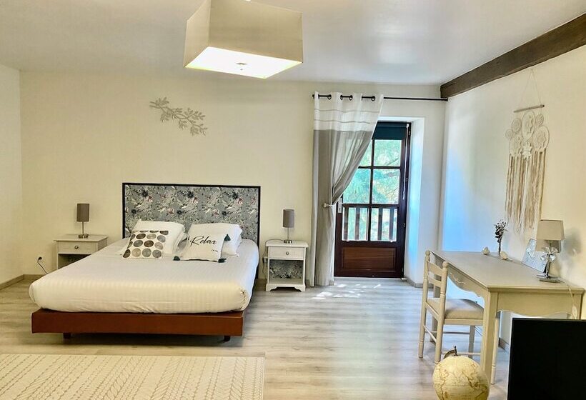 اتاق استاندارد سه نفره, Maison Belles Pierres