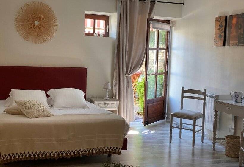 اتاق استاندارد سه نفره, Maison Belles Pierres