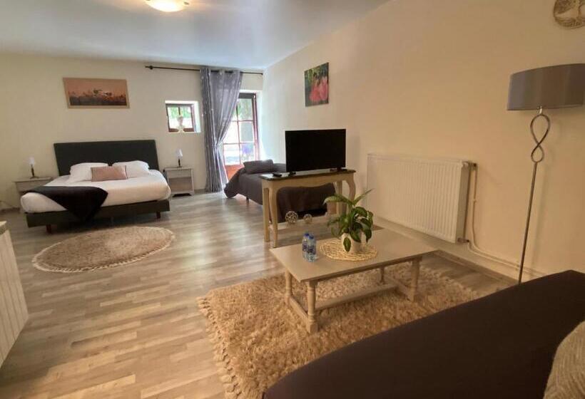 اتاق استاندارد سه نفره, Maison Belles Pierres