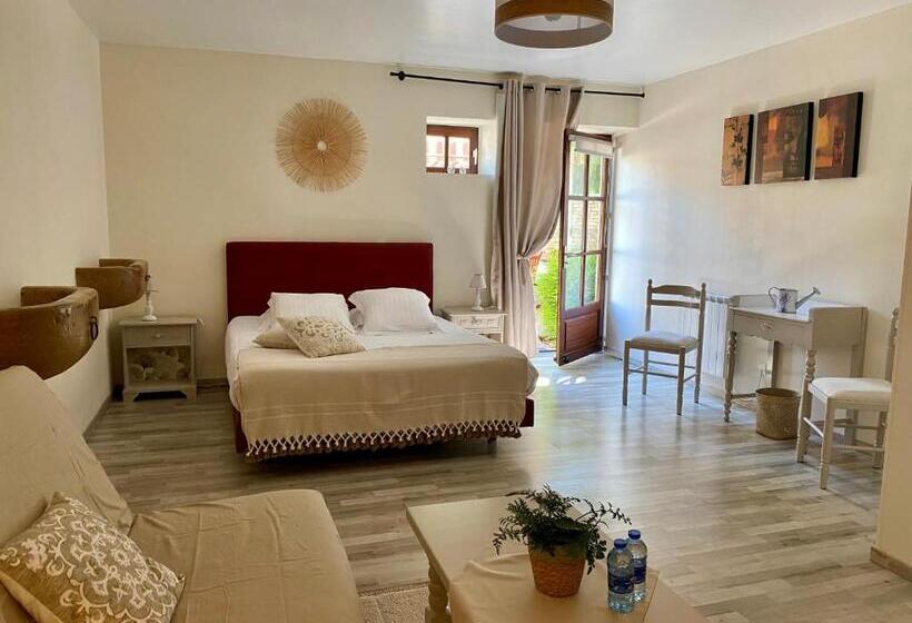 اتاق استاندارد سه نفره, Maison Belles Pierres