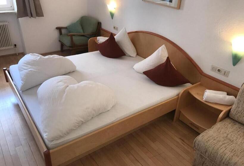 Standard Triple Room, Clubdorf Hotel Alpenrose