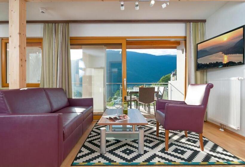 2 Bedrooms Apartment Lake View, Wellness Landhaus Parth