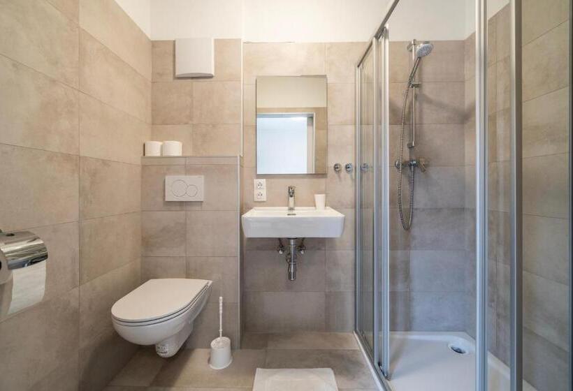 اتاق اکونومی, Wellness Landhaus Parth