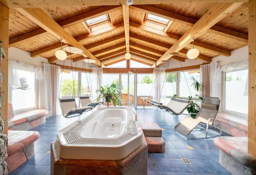 اتاق اکونومی یک تخته, Wellness Landhaus Parth