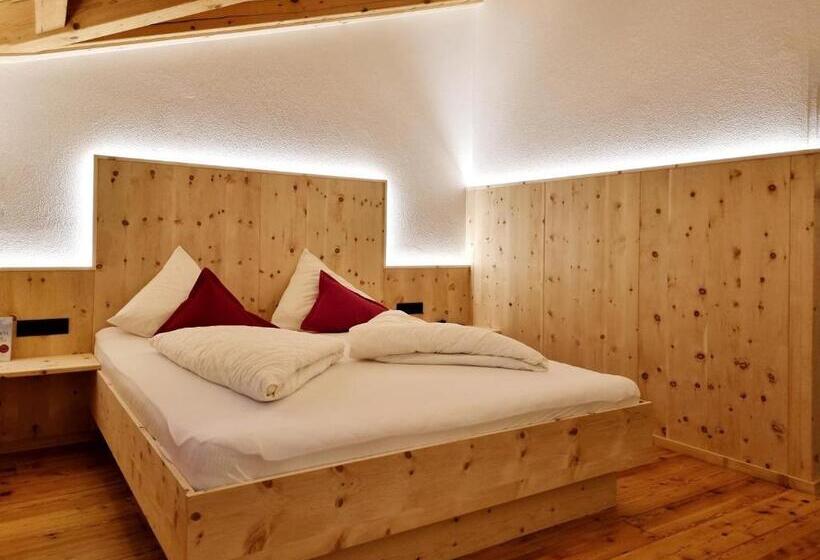 Quarto standard interior, Feelfree  Natur & Aktiv Resort Otztal