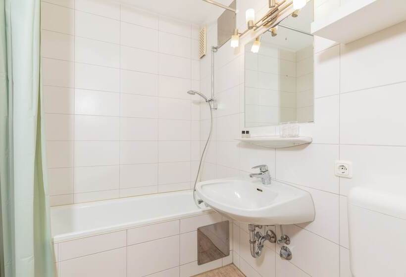 اتاق راحتی سه تخته, Alpenhotel Dachstein