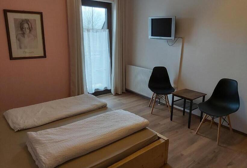 اتاق استاندارد, Dreimaederlhaus Pension