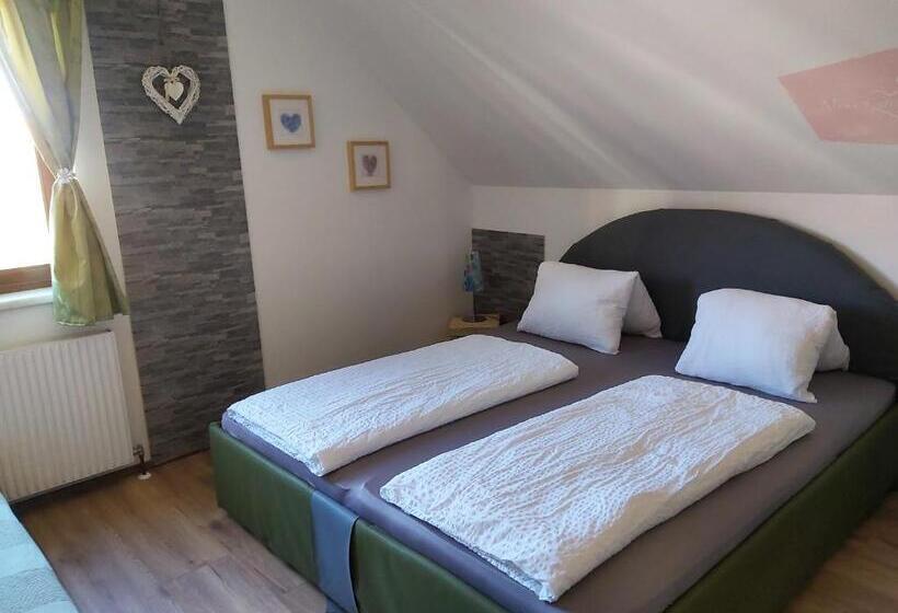 اتاق کلاسیک سه تخته, Dreimaederlhaus Pension