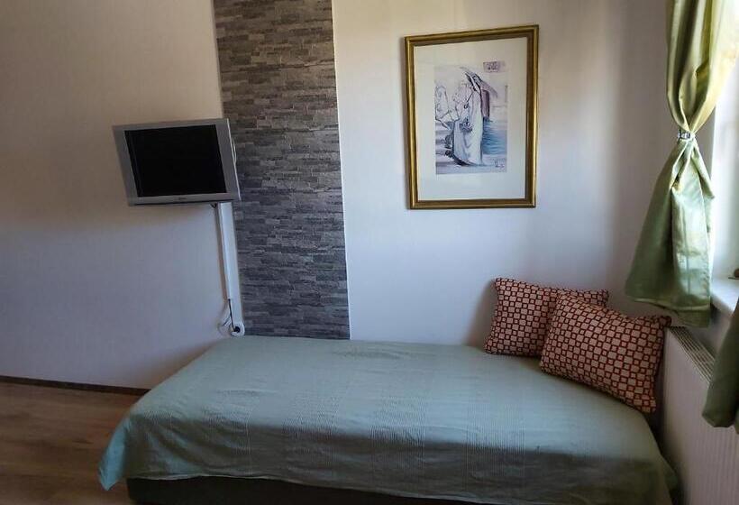 اتاق کلاسیک سه تخته, Dreimaederlhaus Pension
