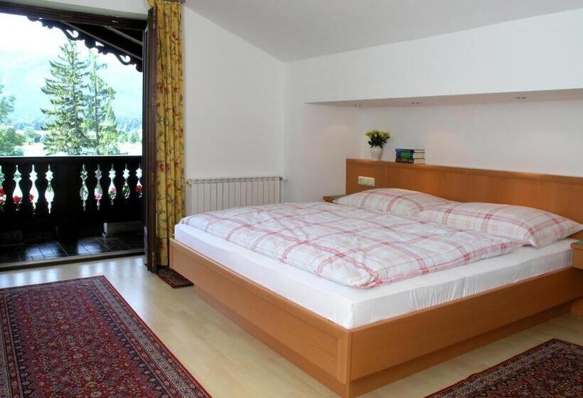 اتاق لوکس با چشم‌انداز دریاچه, Haus Seeschwalbe