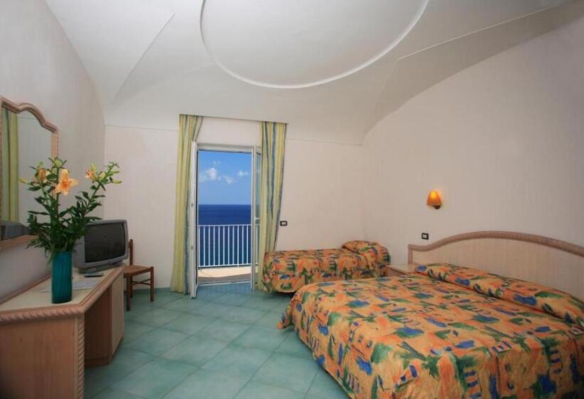 Standard Triple Room Sea View, Albatros