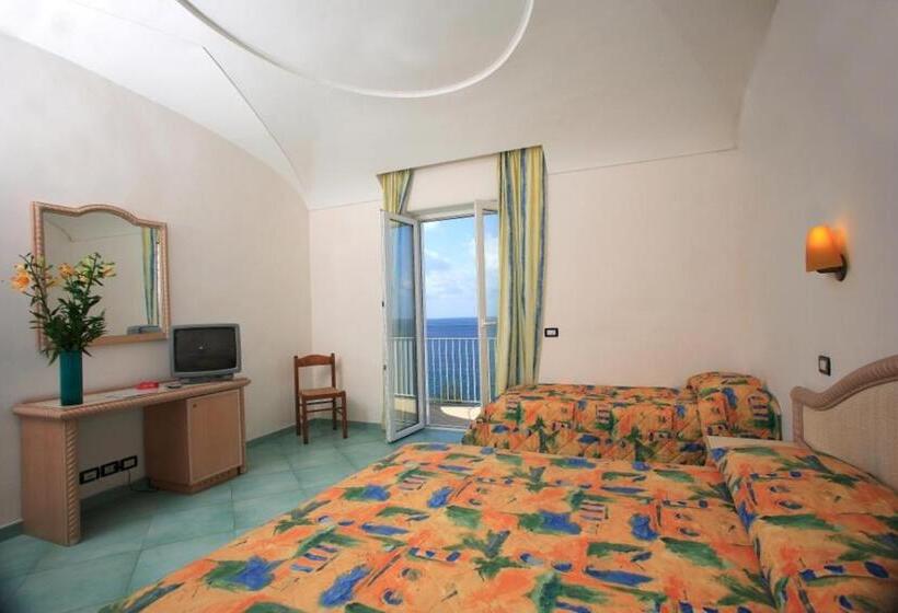 Standard Triple Room Sea View, Albatros