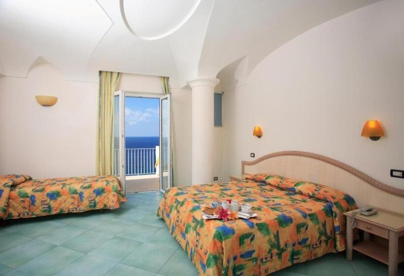 Standard Triple Room Sea View, Albatros