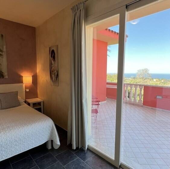 اتاق سوپریور با تخت بزرگ, Borgo Di Santa Barbara