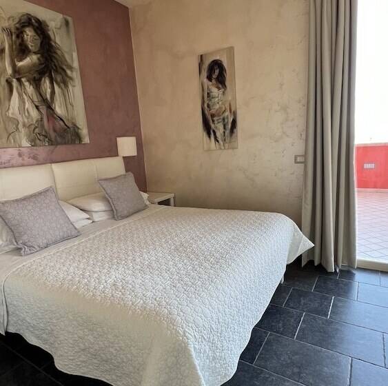 اتاق سوپریور با تخت بزرگ, Borgo Di Santa Barbara