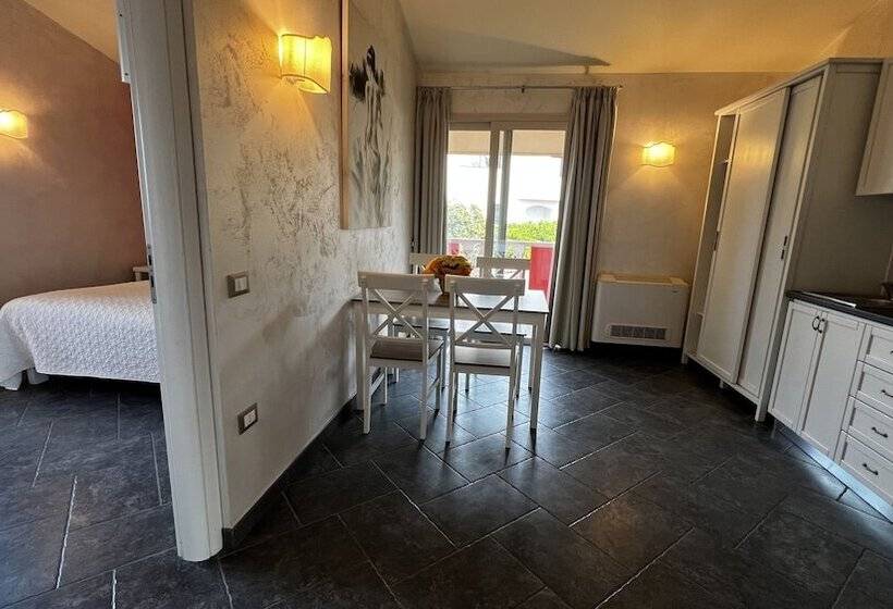 سوییت جونیور, Borgo Di Santa Barbara